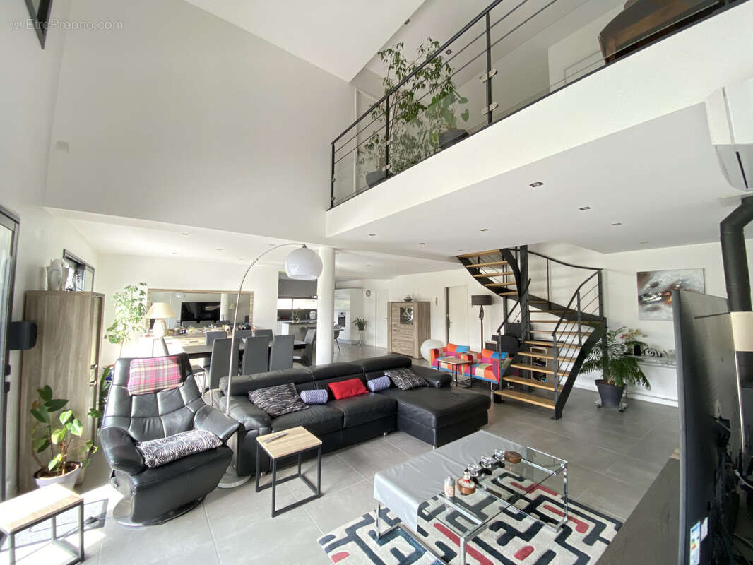Aux portes de riorges, villa contemporaine - photo 4