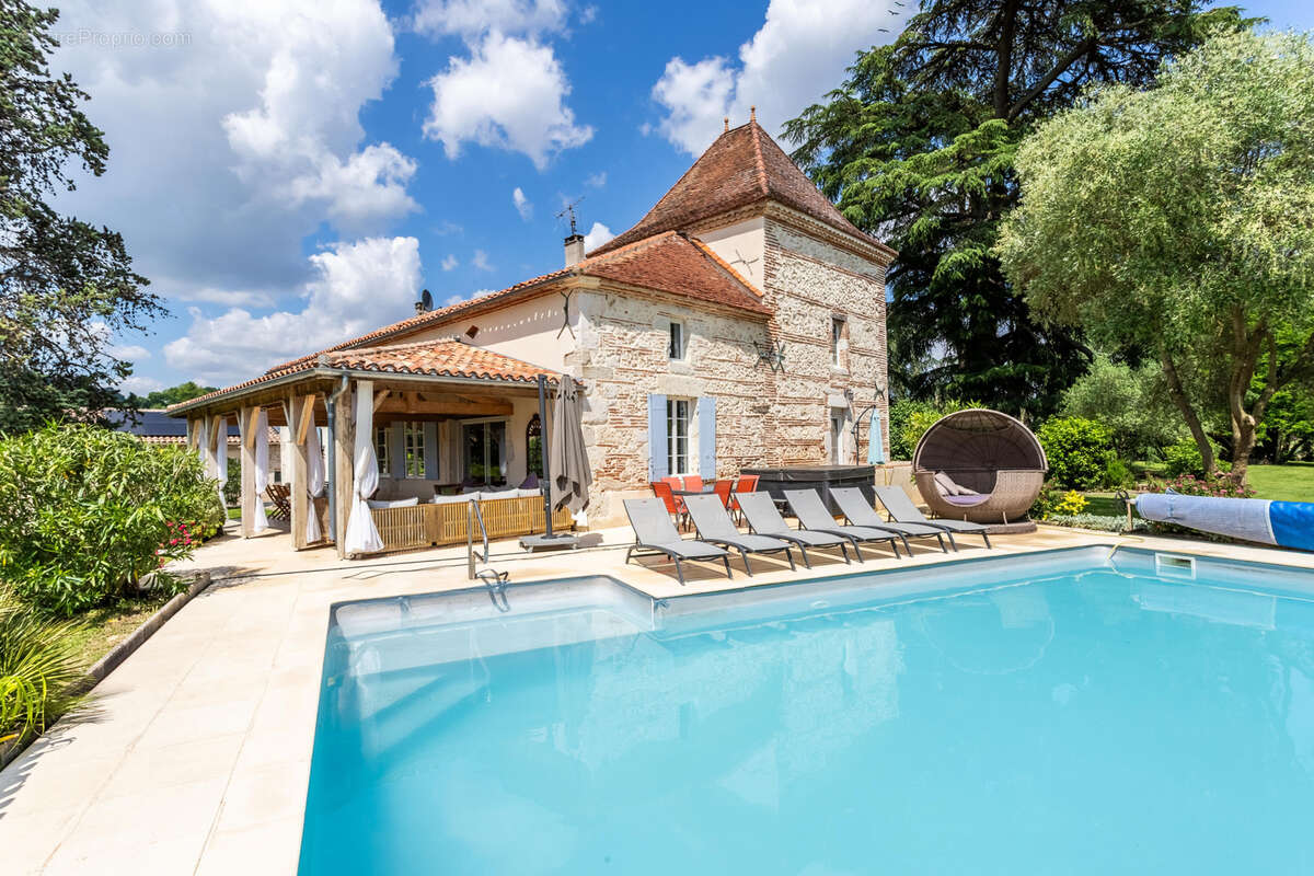 Maison de campagne avec annexes, 3 x piscines et vue - photo 35