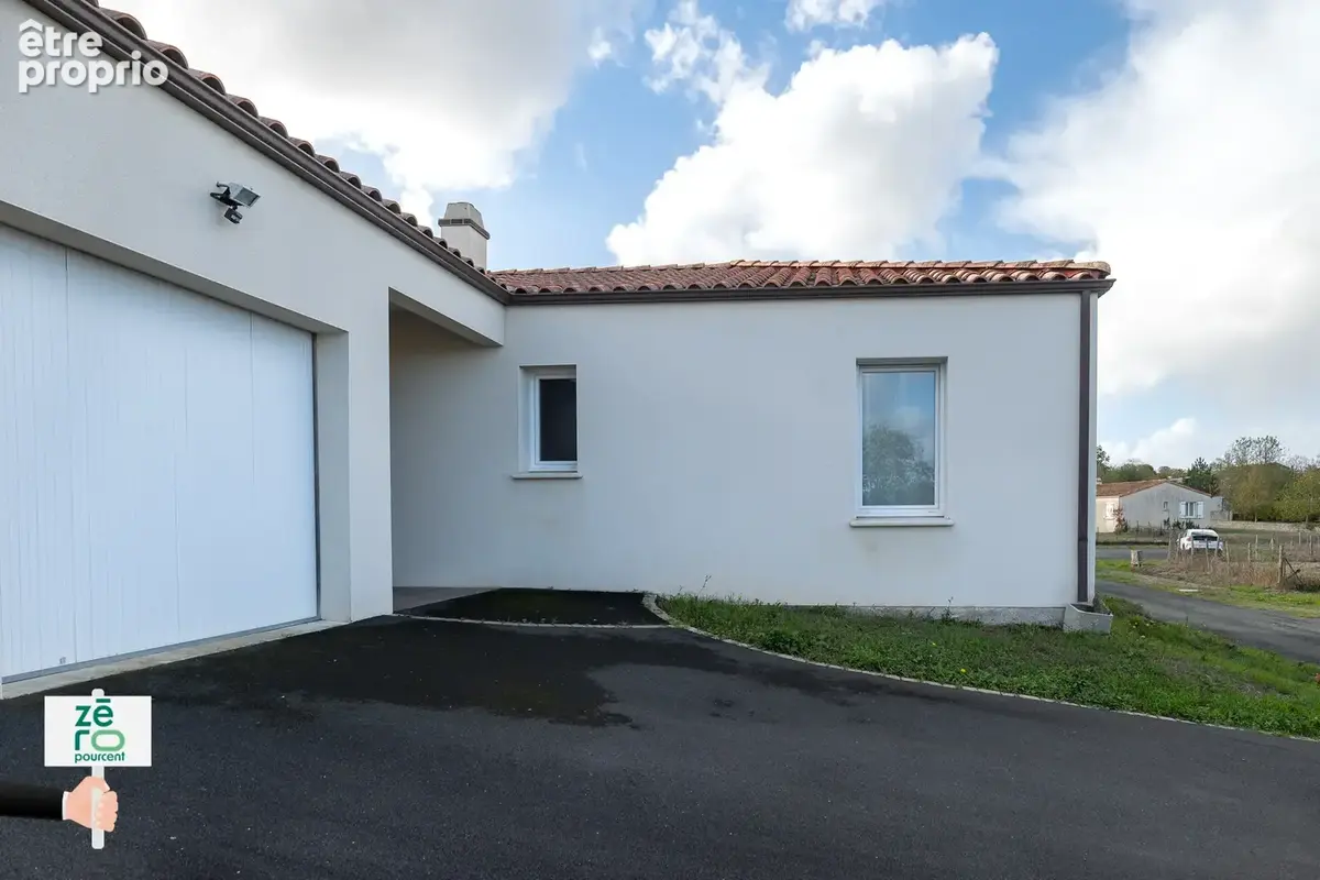 A Bessay, Construction 2017, 3 chambres, garage et jardin arboré de 1 000 m2 - photo 4