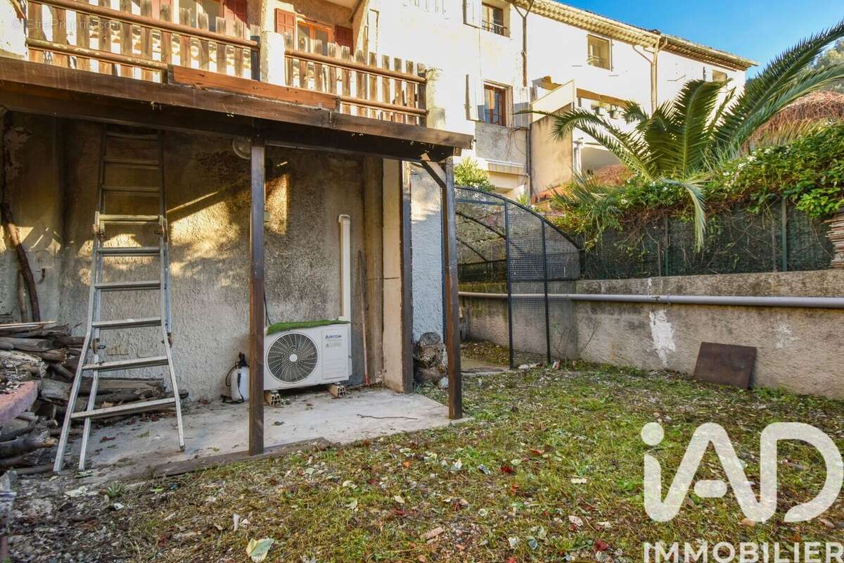 Photo 2 - Appartement à ROQUEVAIRE