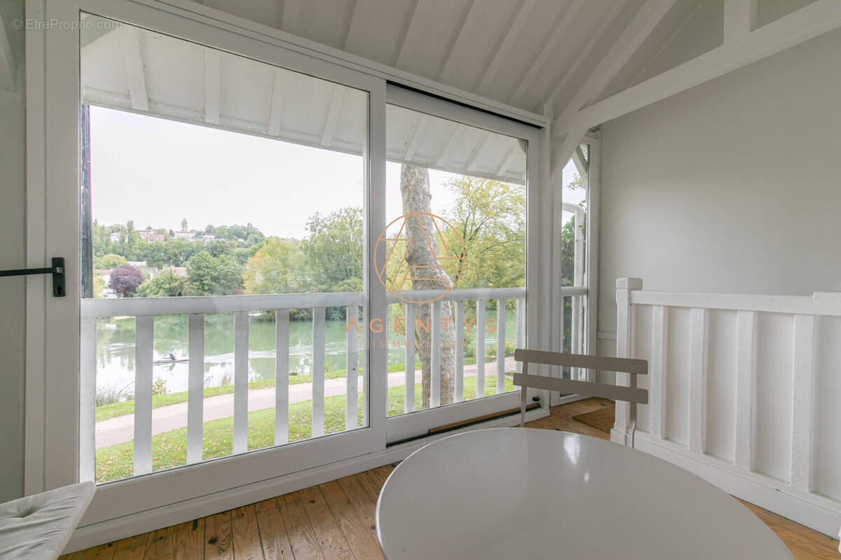 Maison à SAINT-MAUR-DES-FOSSES