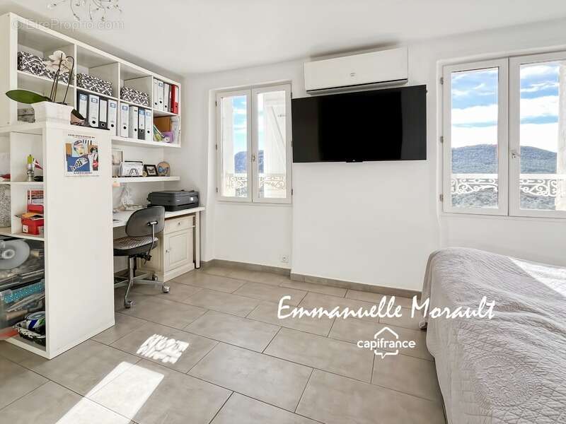 Appartement à BAGNOLS-EN-FORET