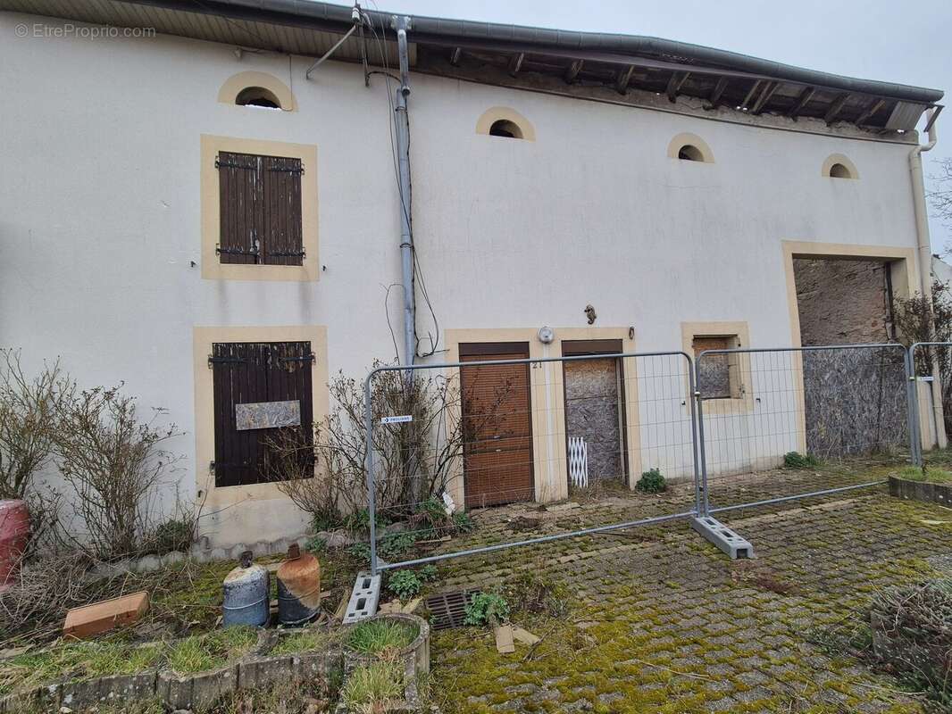 Terrain à VILLERS-SUR-NIED