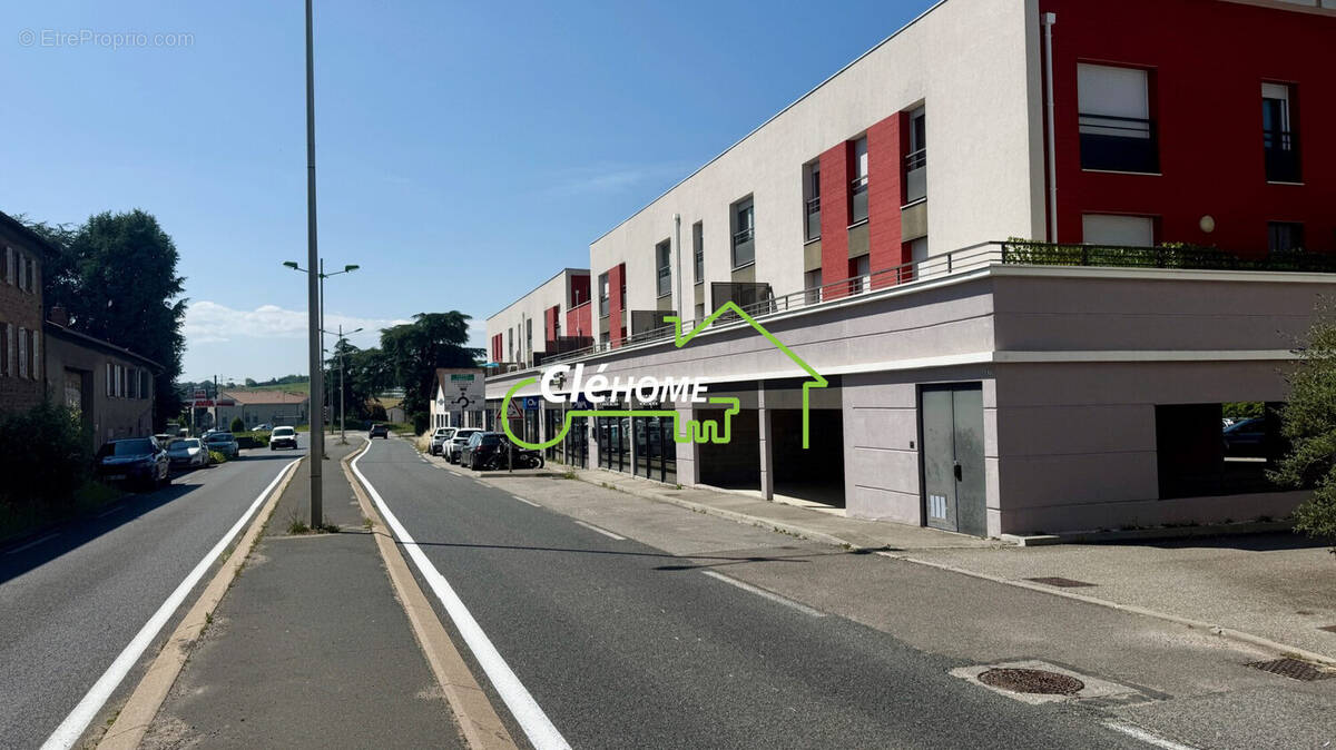 Commerce à LENTILLY