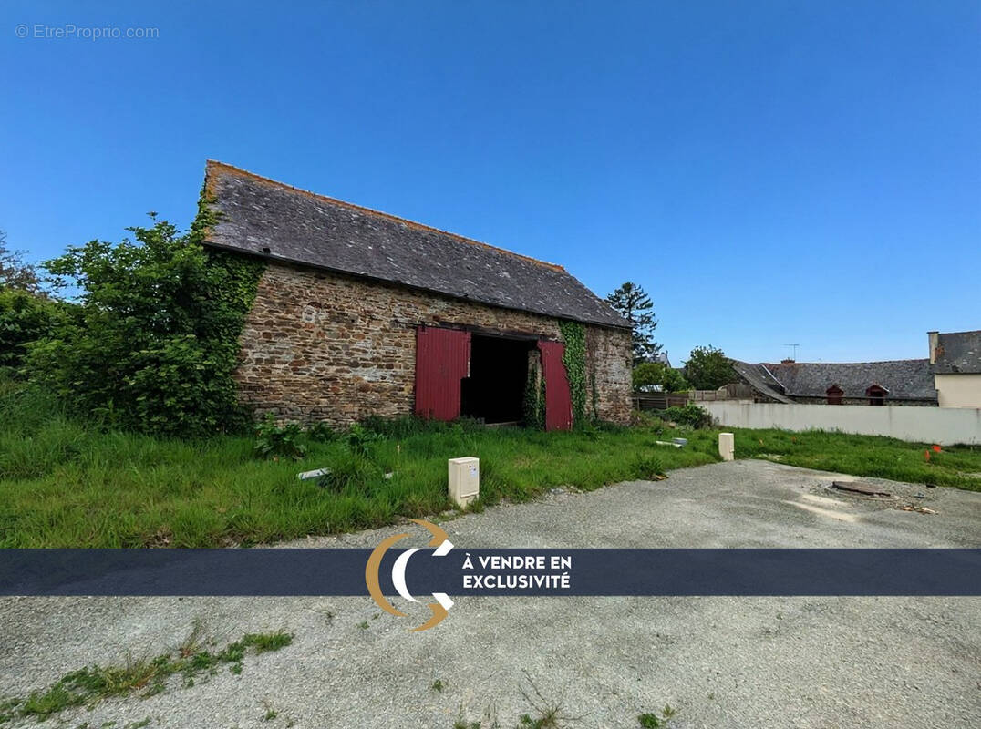 Maison à BAGUER-PICAN