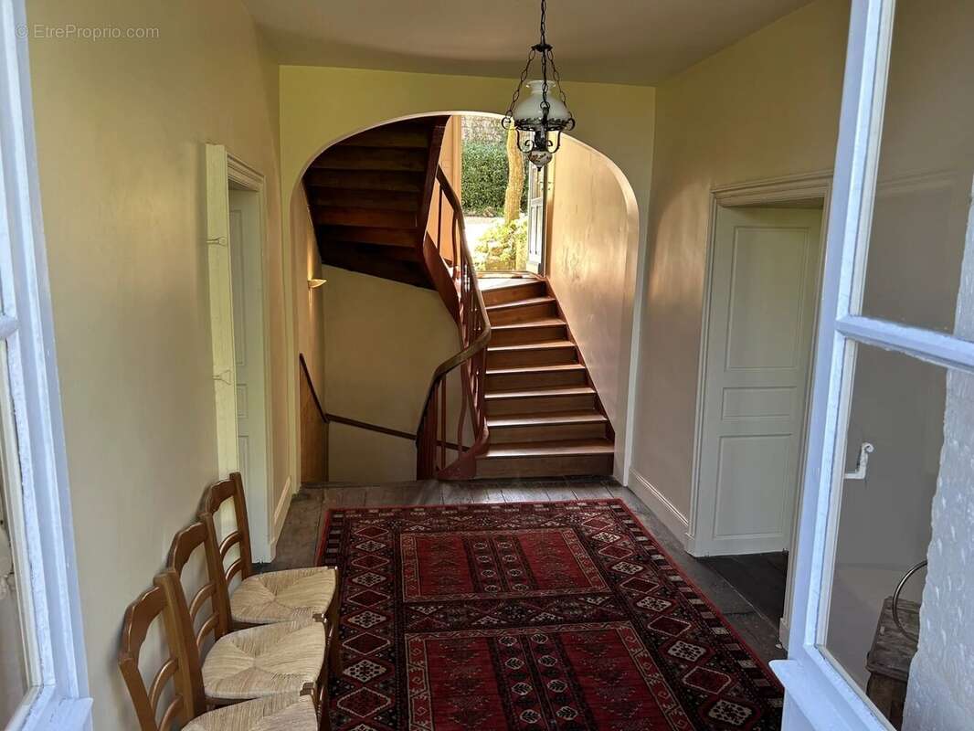 Maison à VILLEBOIS-LAVALETTE