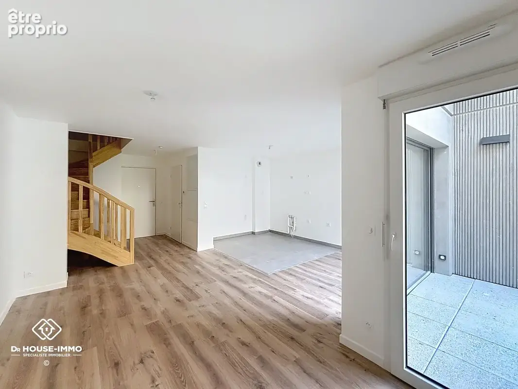 Appartement 69 m² à Merignac  - photo 2