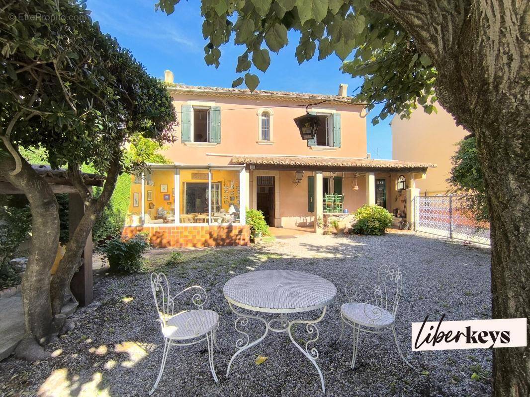 Maison à LE PONTET