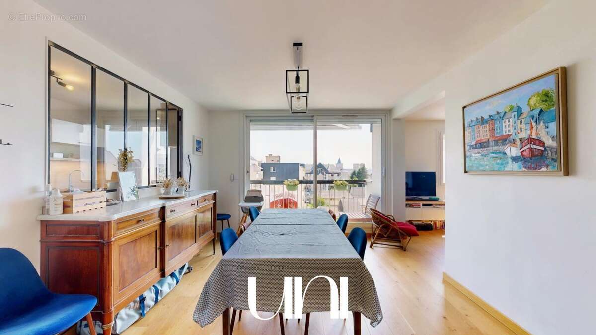 Appartement 5 pièces de 98 m2 avec caves, balcon, ascenseur et parkings - CAEN Saint-Gilles - photo 15