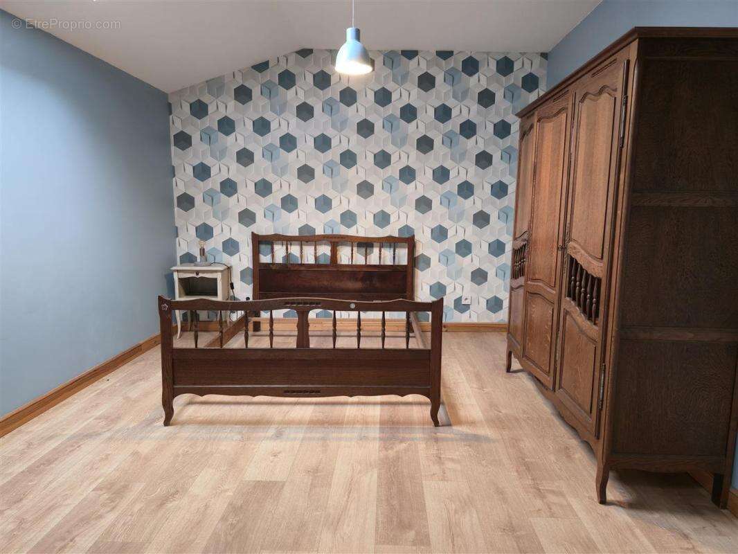 Maison à SAINT-MANDE-SUR-BREDOIRE