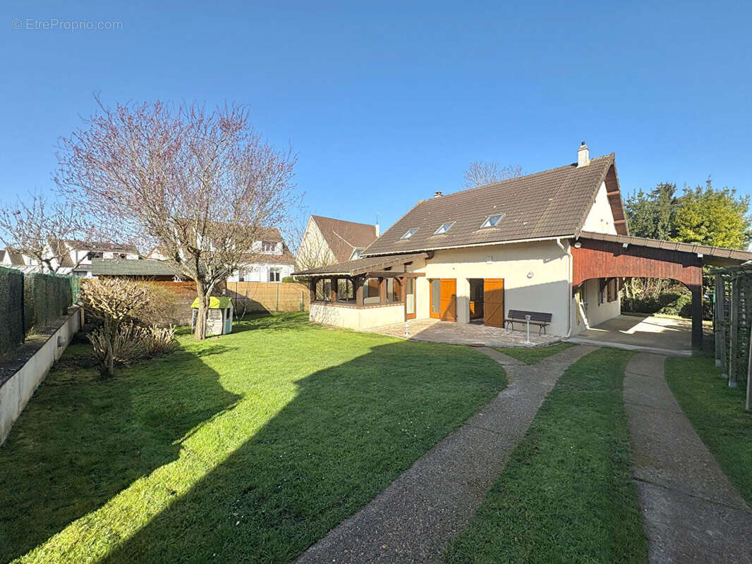 Maison à SAINT-CYR-L'ECOLE