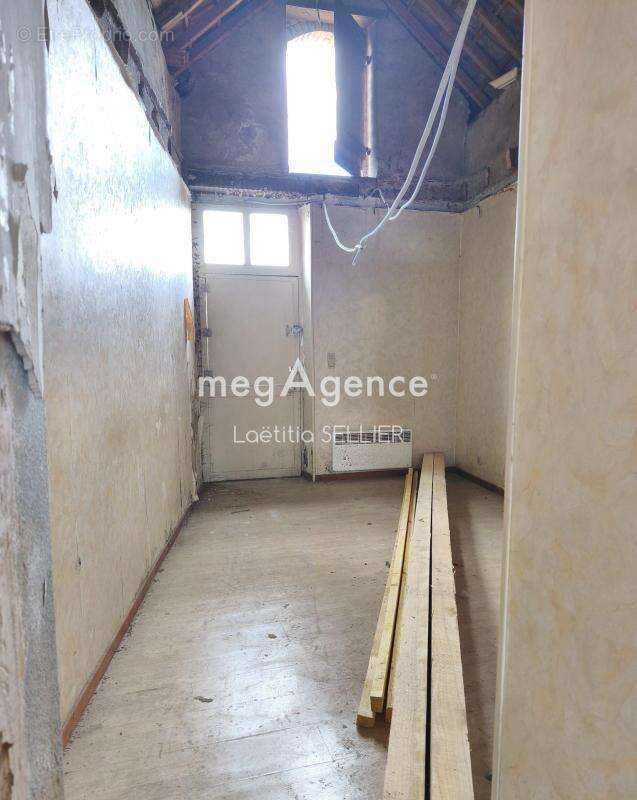 Maison à rénover avec terrasse à Montluçon - photo 4