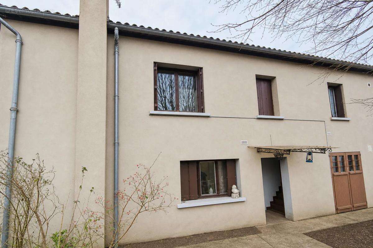 Maison de 5 pièces de 237 m² à Boisse-Penchot - photo 4
