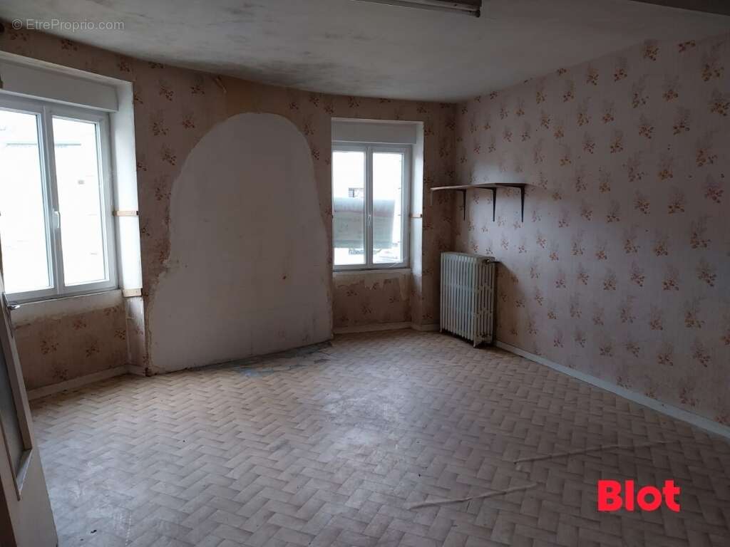 Maison à LA CROIXILLE