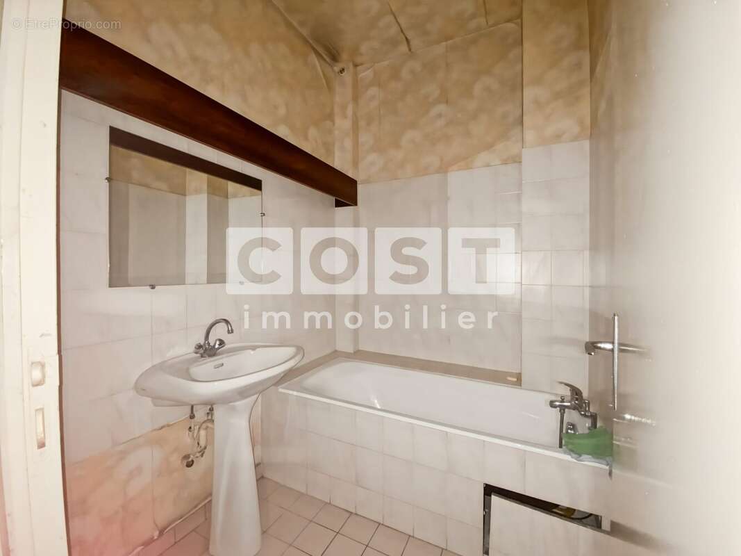 Commerce à ASNIERES-SUR-SEINE