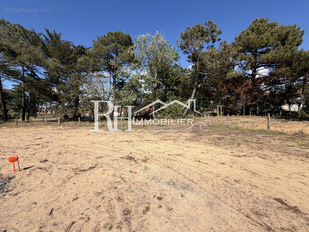 Terrain à BRETIGNOLLES-SUR-MER