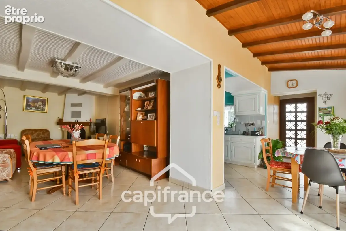 Maison à vendre 4 pièces MAZERAY (17) sur 900m² de jardin clos et 3 garages - photo 8