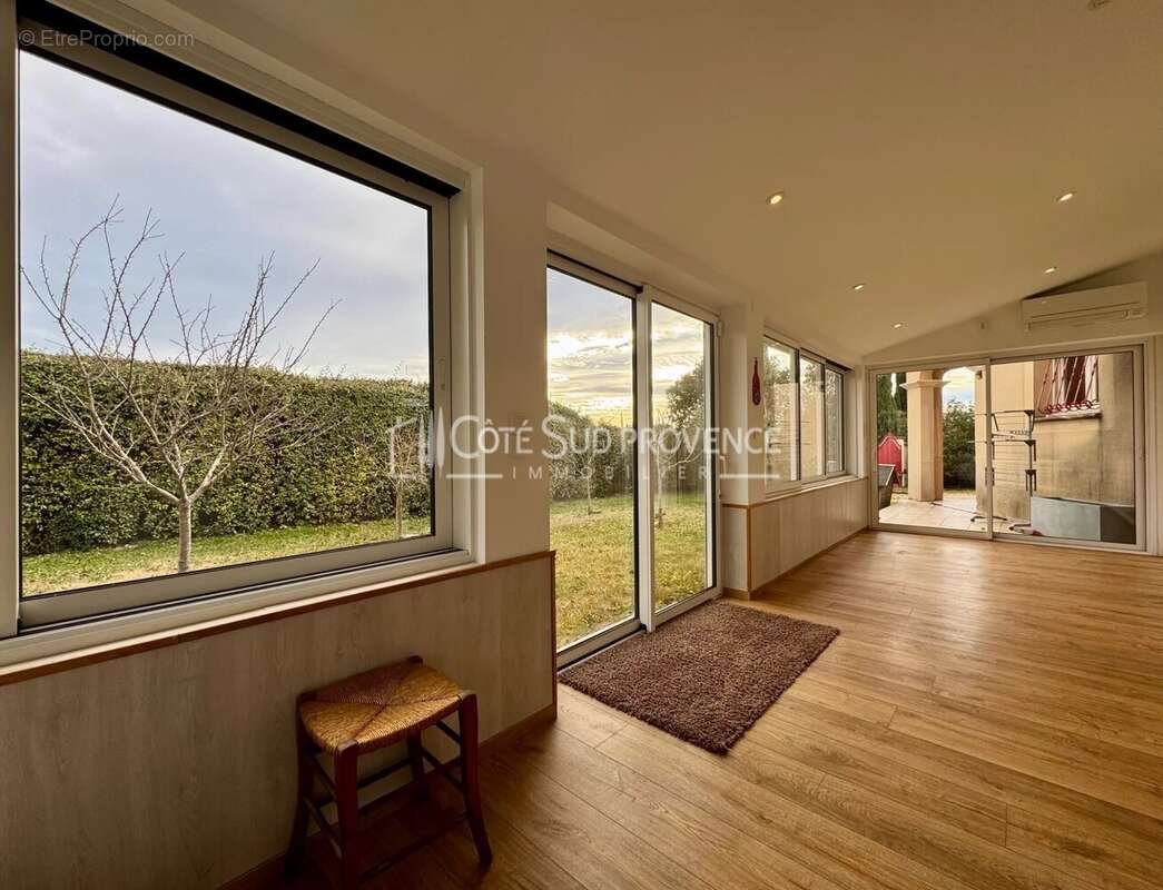 Maison à PERNES-LES-FONTAINES