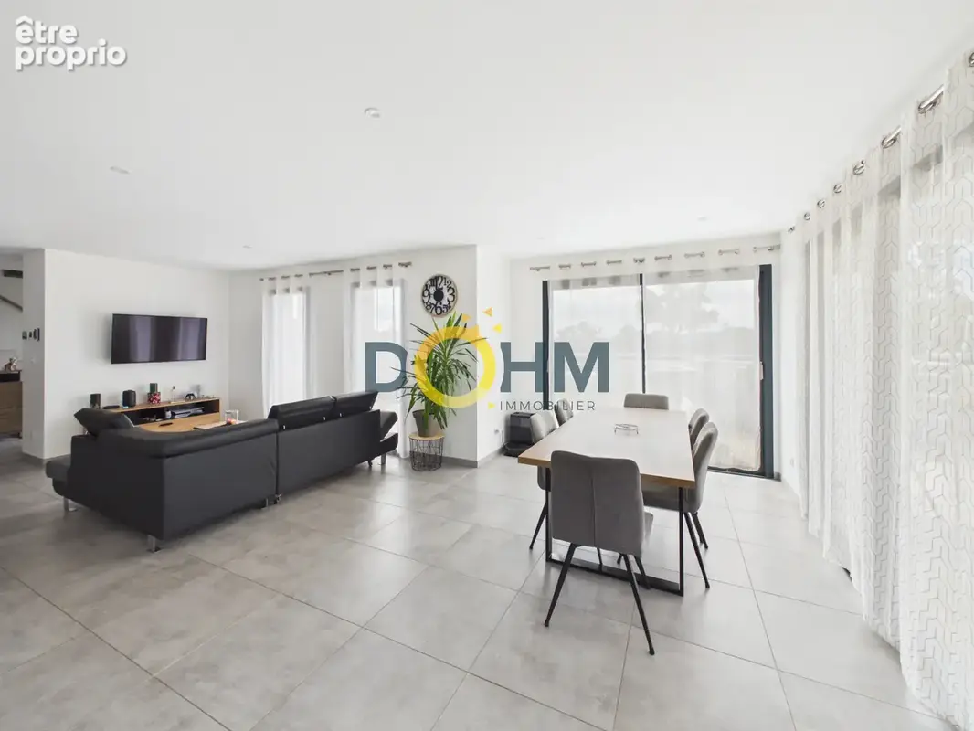 Maison contemporaine T6 de 147 m2 avec 1075 m2 de terrain - photo 8