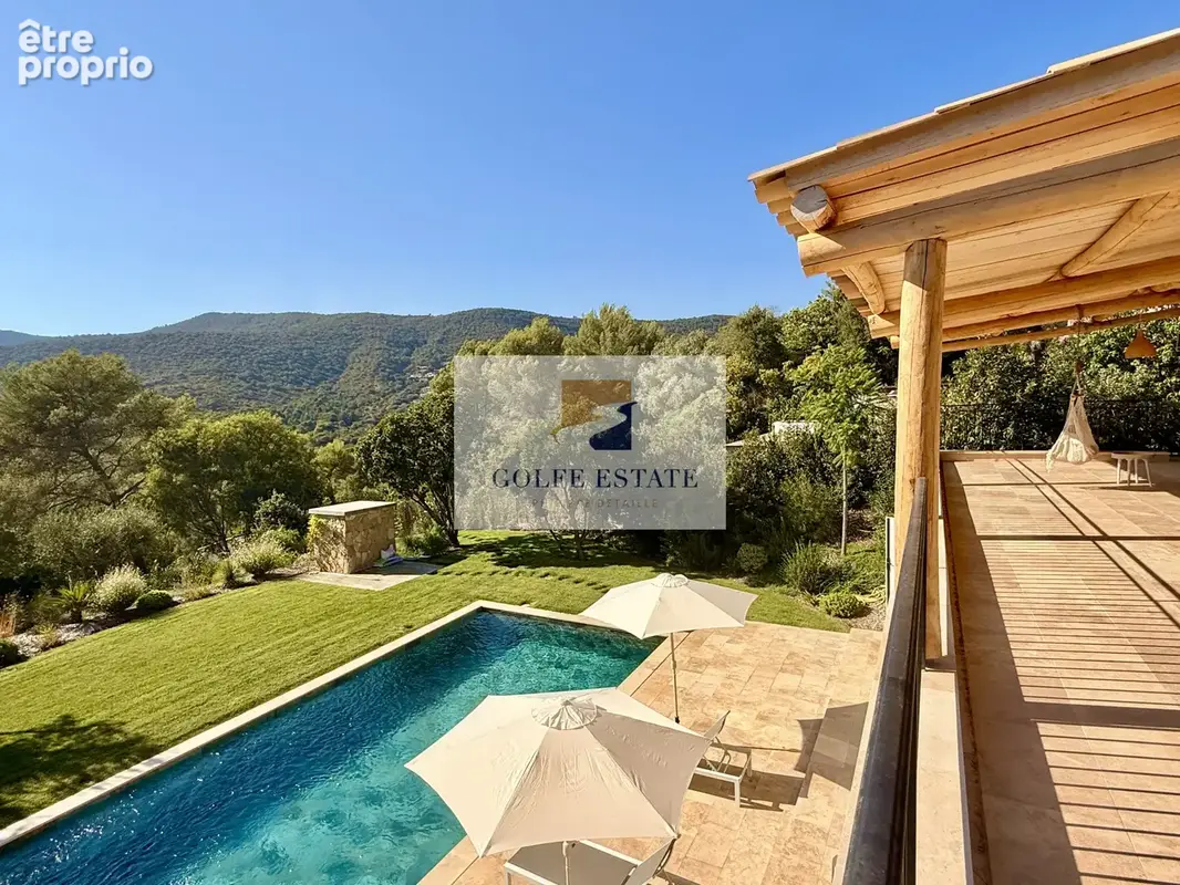 Photo Maison à La Croix-Valmer au prix de 2 090 000€