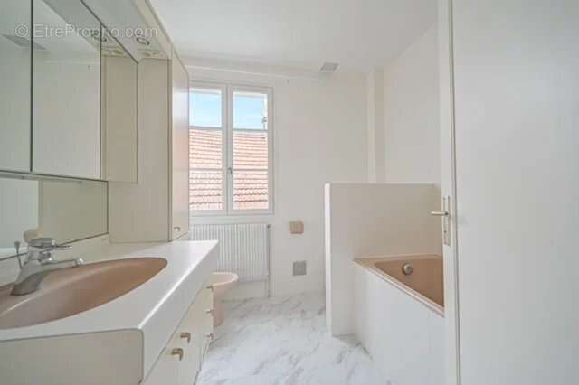 Exclusivité : Grand Duplex en plein centre de Rueil Malmaison - photo 5