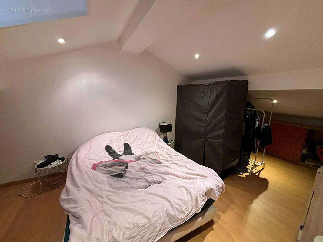 Appartement à RENAISON