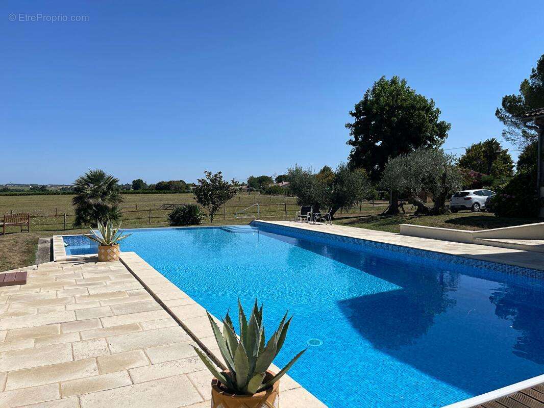 Ancienne grange rénovée avec gîte, grande piscine et vue panoramique - photo 6