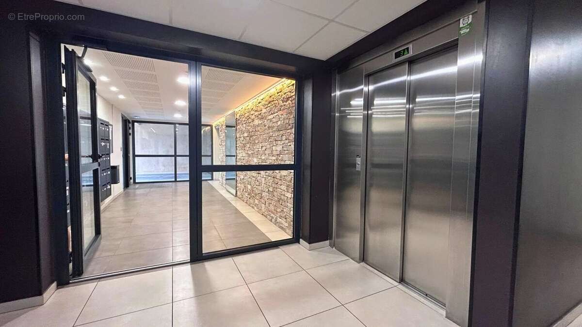 Appartement à COGOLIN