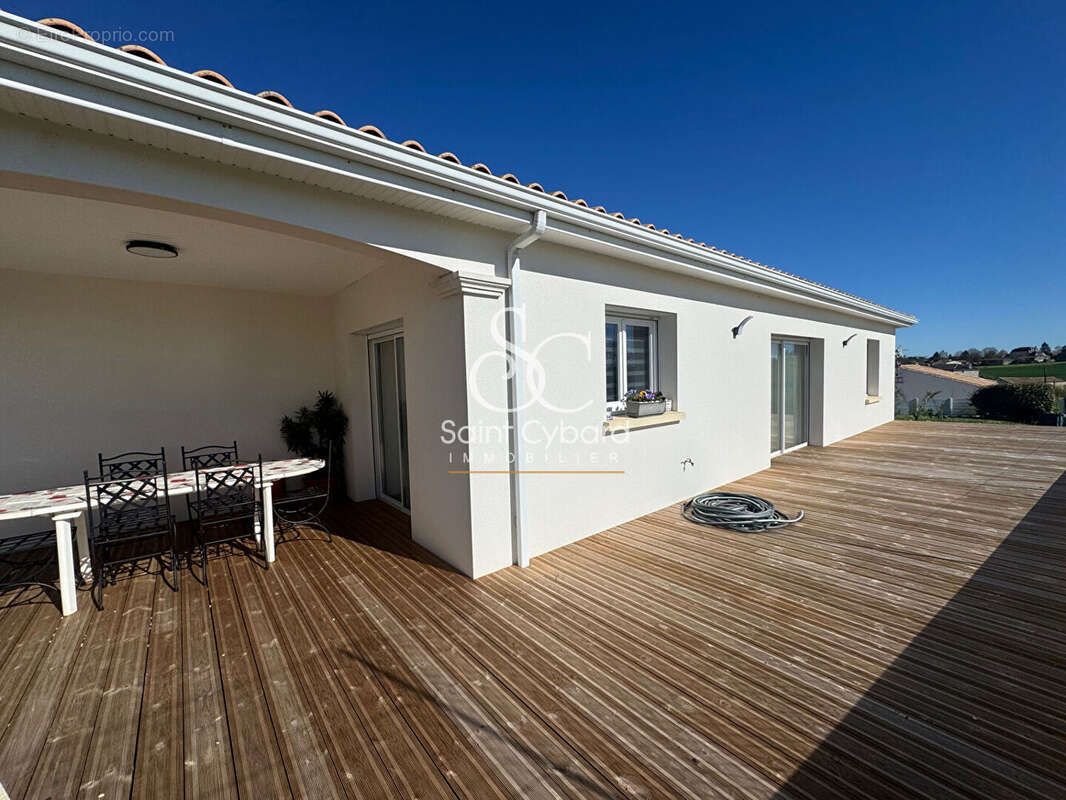 Maison à CHAMPNIERS