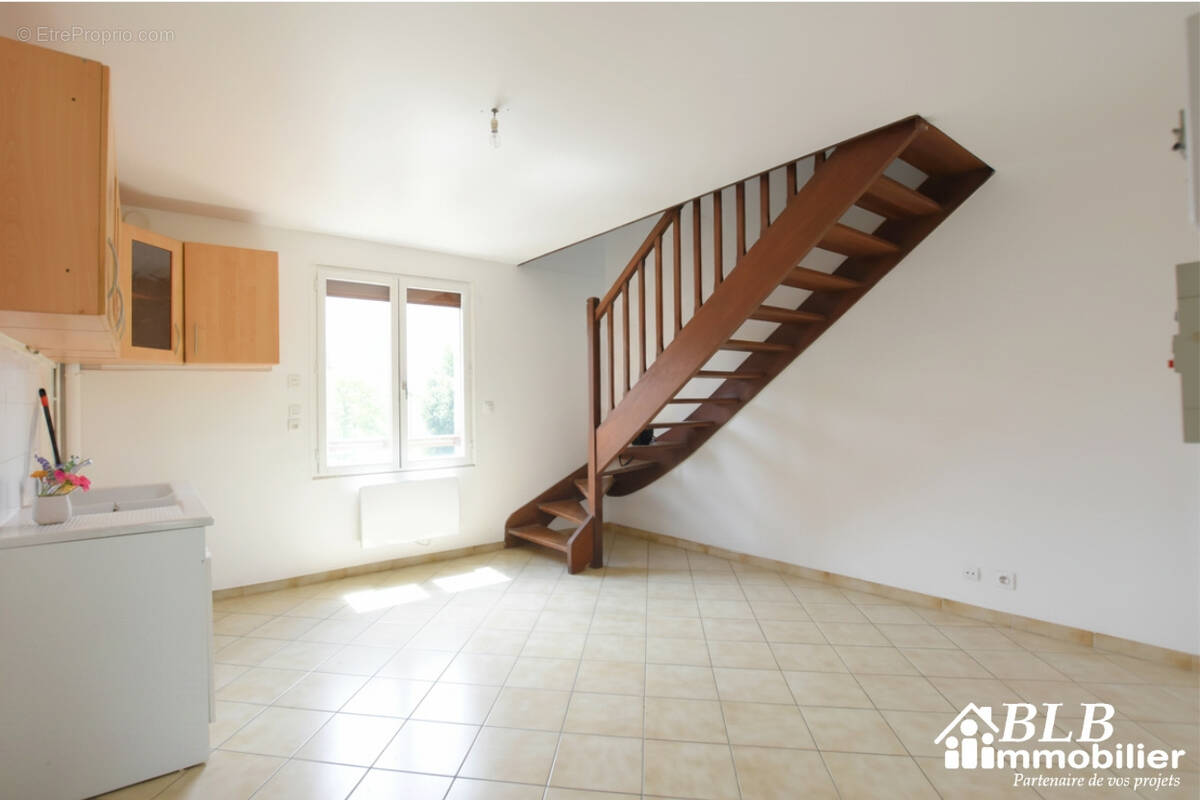 Appartement à LES ESSARTS-LE-ROI