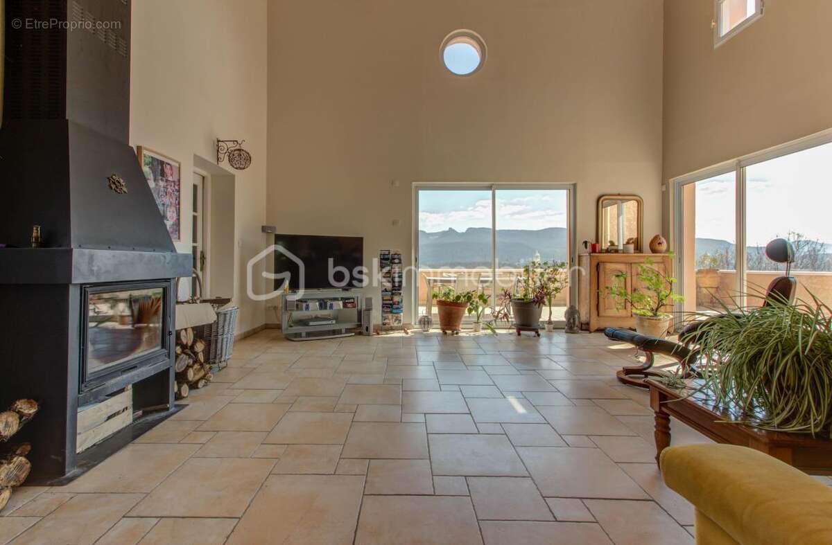 Maison à MONTELIMAR