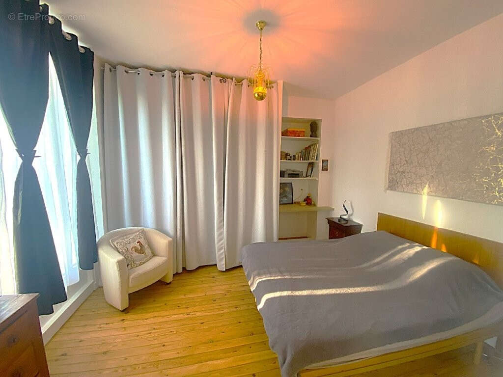 Appartement à NEUVILLE-SUR-SAONE