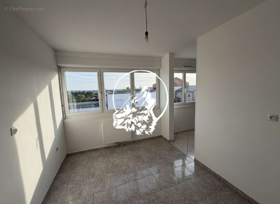 Appartement 77 m² à L'hopital  - photo 3