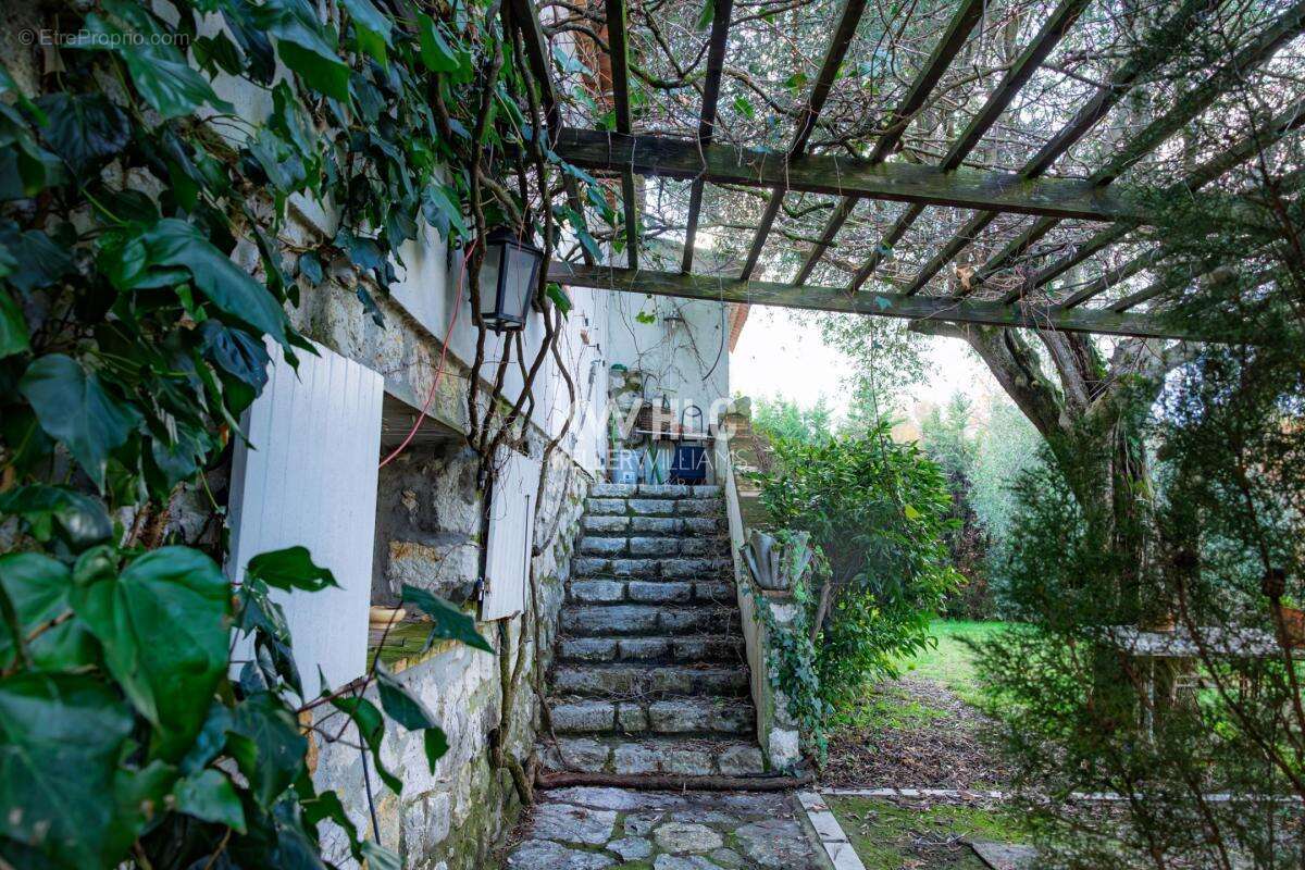 Maison à LA GAUDE