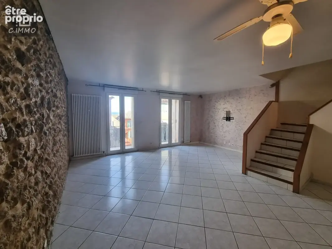 Maison de village avec garage et local indépendant - photo 2