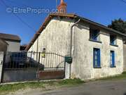 Maison à SOMMIERES-DU-CLAIN