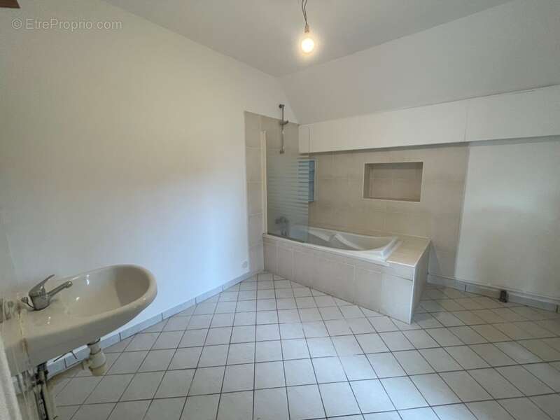 Maison à LOURDOUEIX-SAINT-PIERRE