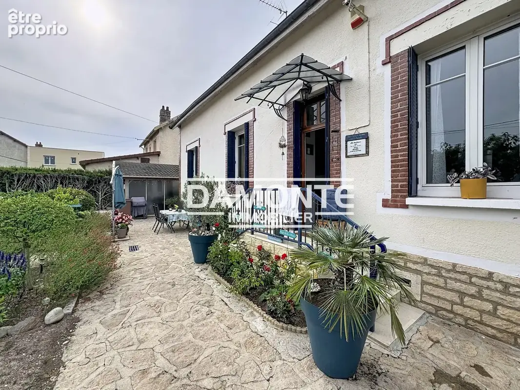 Photo Maison à Saint-Andre-Les-Vergers au prix de 275 000€