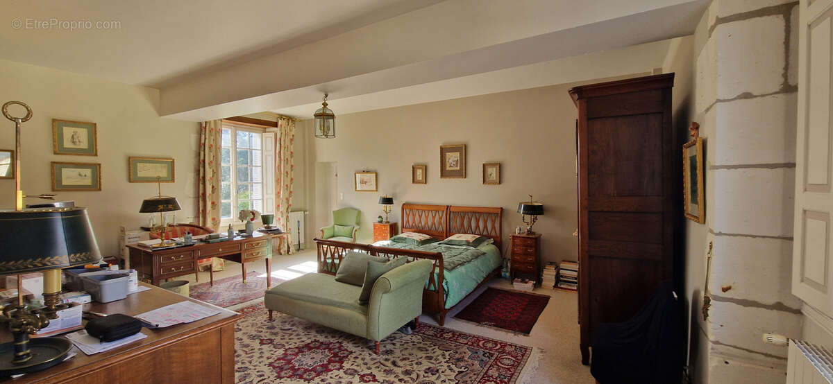 Maison à CHAMPIGNY-SUR-VEUDE