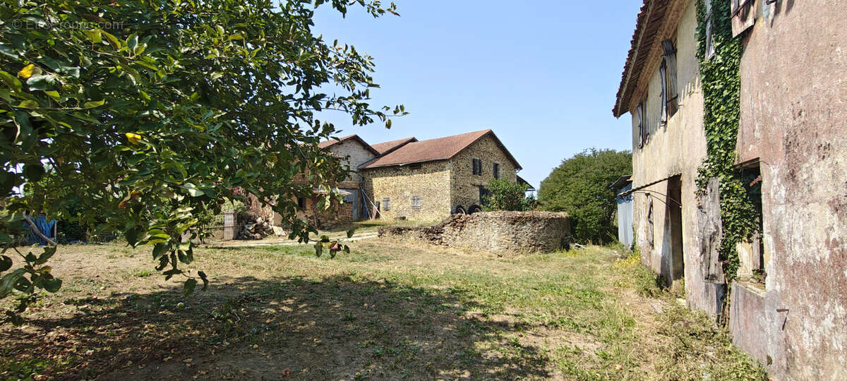 Secteur Hagetmau corps de ferme à restaurer 'ancienne maison/grange avec CU' sur 3 Hectares - photo 6