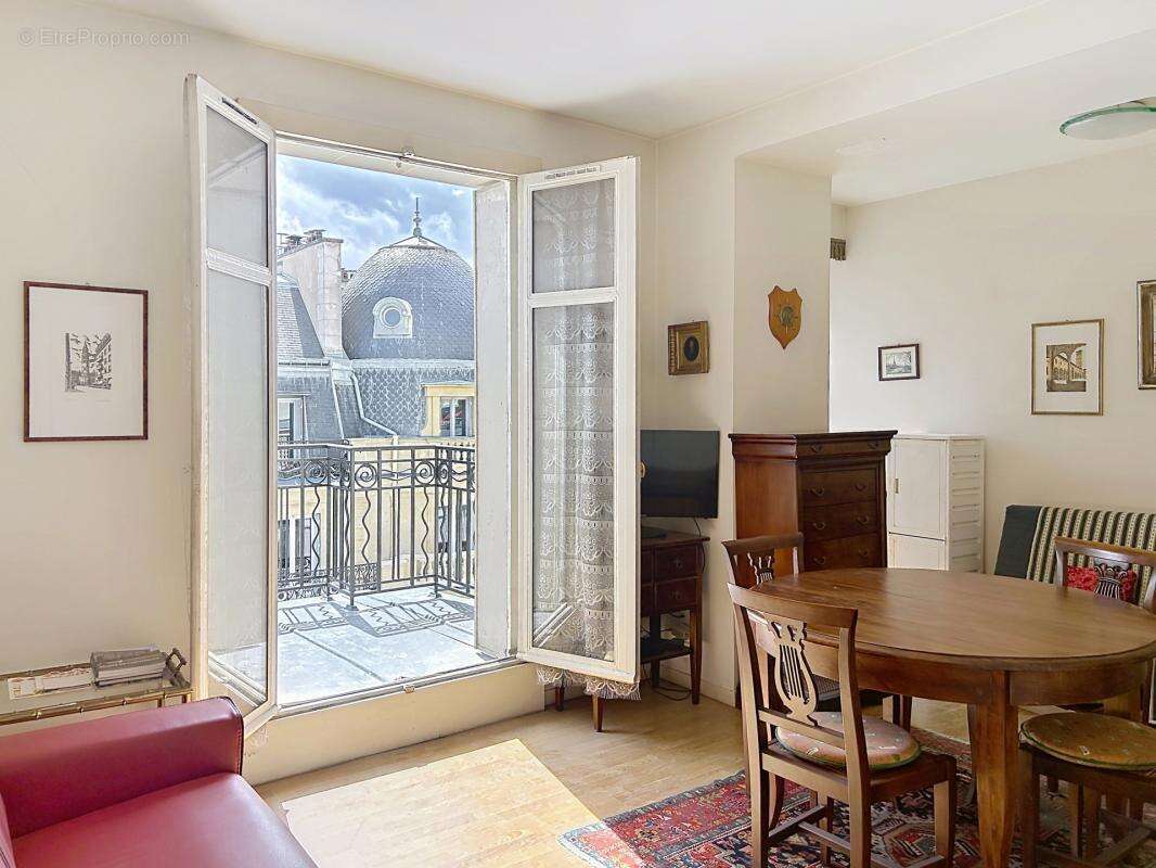 Appartement à PARIS-9E