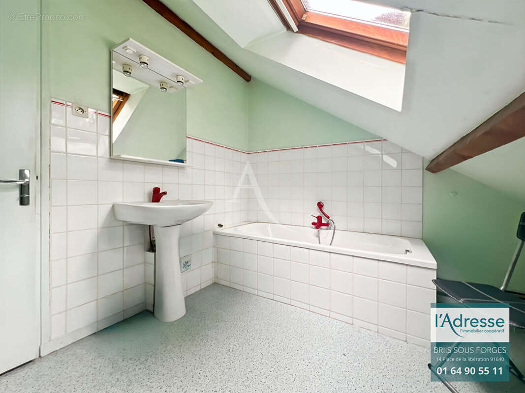 Maison à FONTENAY-LES-BRIIS