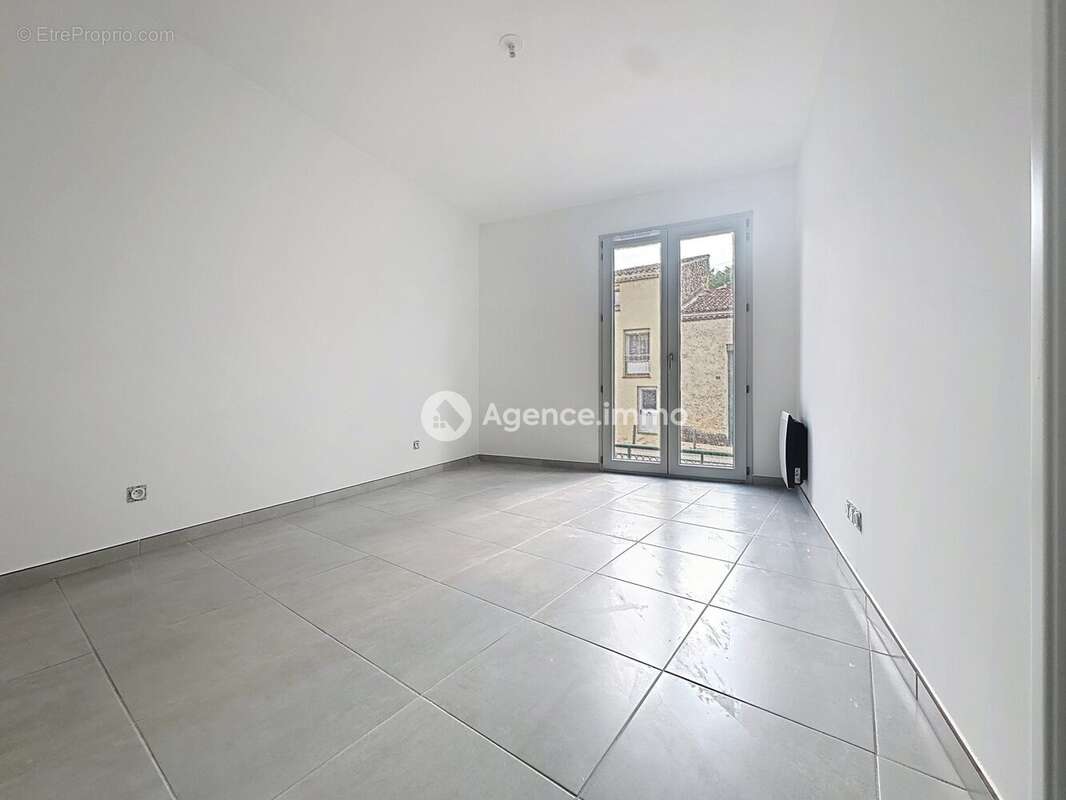 Appartement à FLASSANS-SUR-ISSOLE