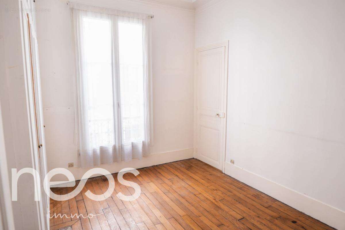 Appartement à PARIS-17E