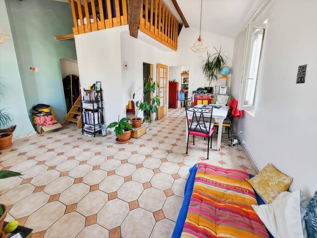 Appartement à MARSEILLE-7E