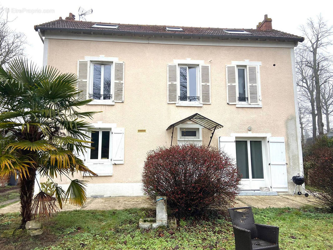 Maison à BEAUCHAMP