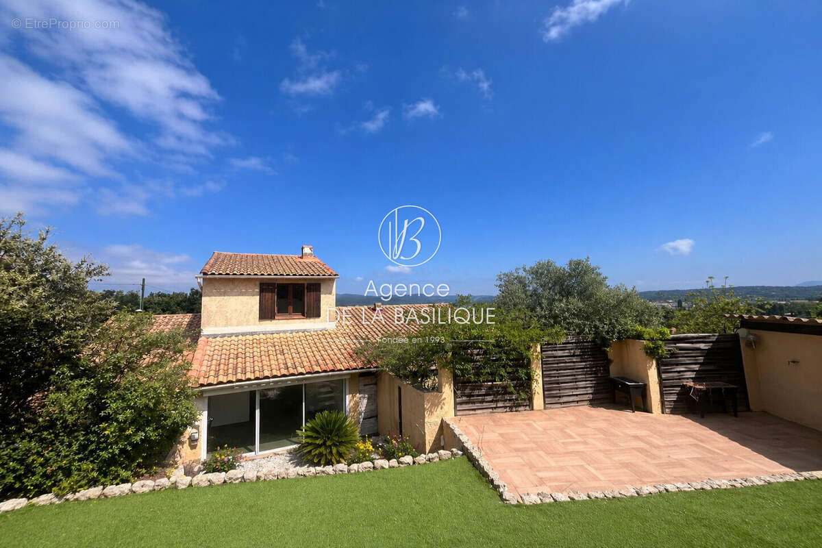 Maison à SAINT-MAXIMIN-LA-SAINTE-BAUME