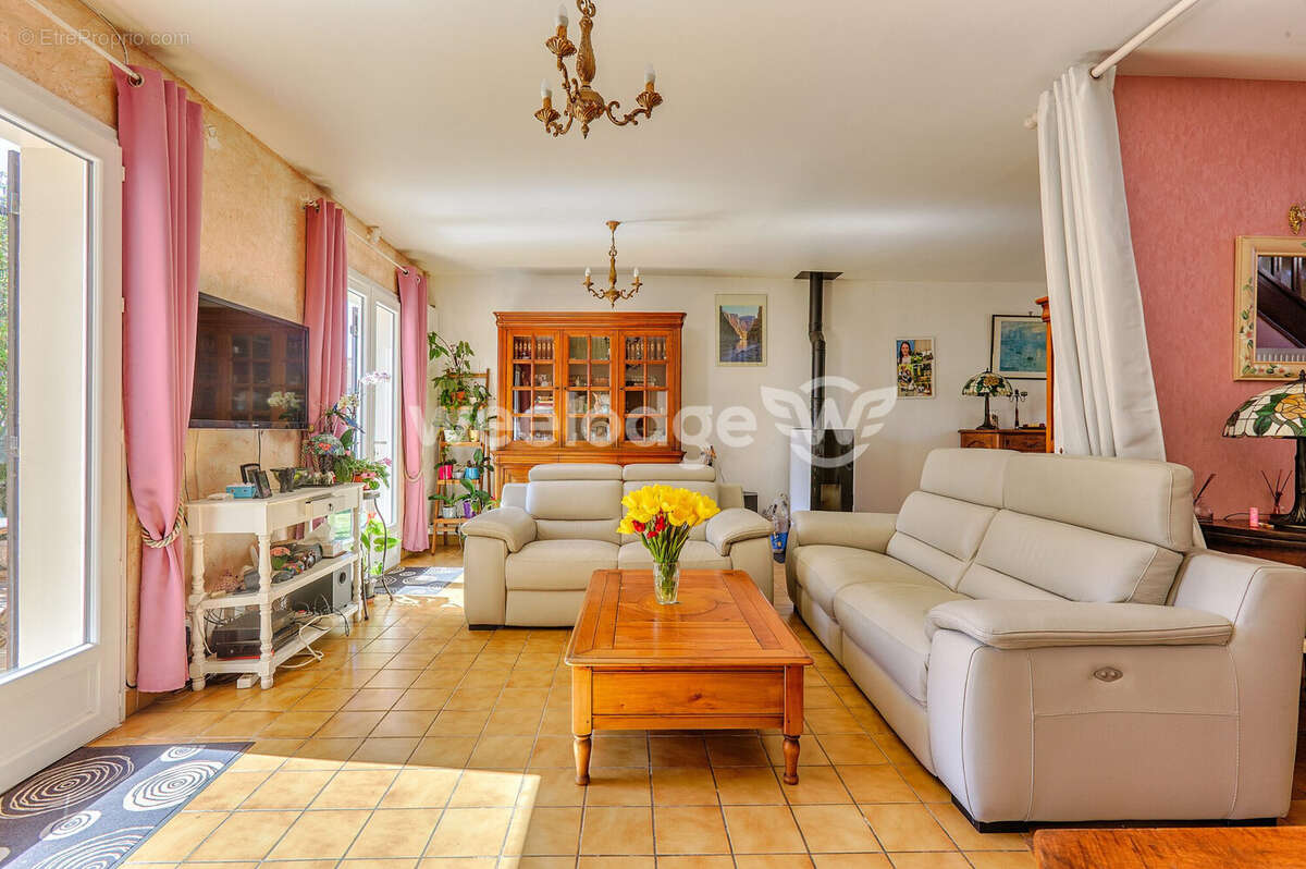 Maison à CHANTELOUP-LES-VIGNES