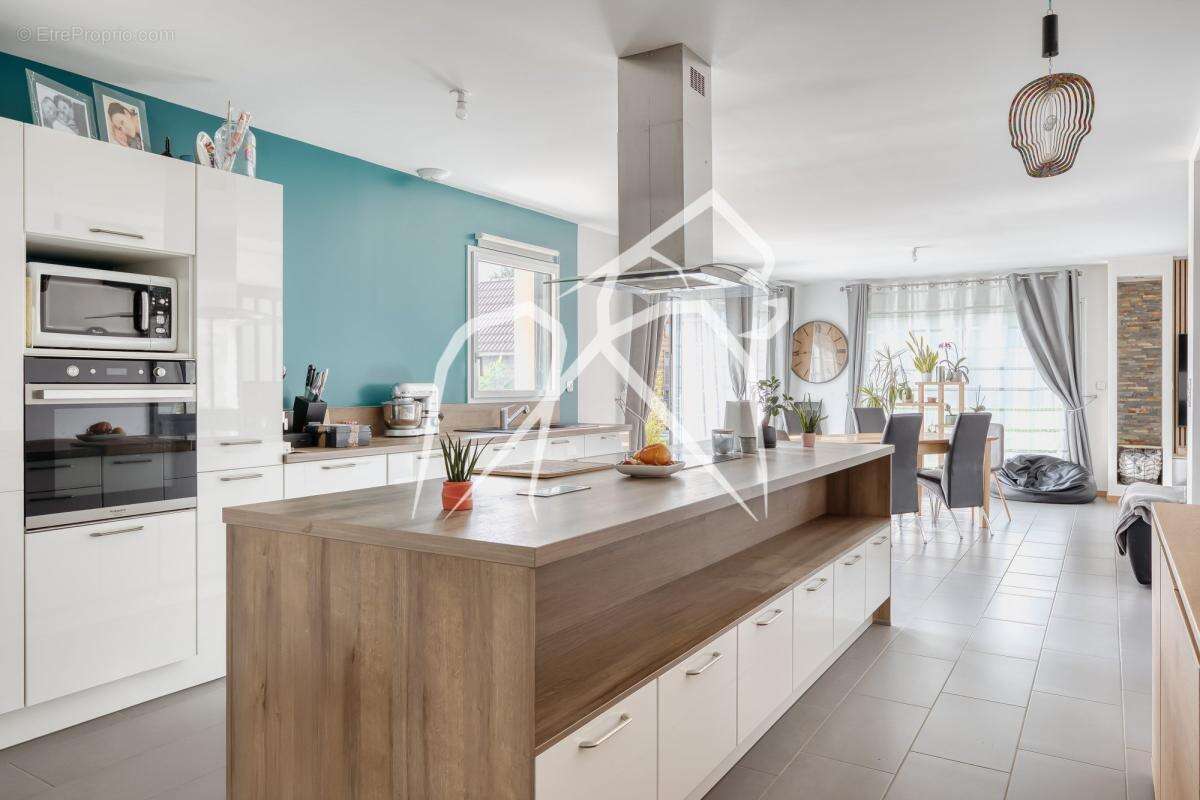 Maison semi plain-pied 7 pièces  169 m²  Avec jardin, terrasse et garage  SAINT PIERRE DE VARENGEVILLE 76480 - photo 6