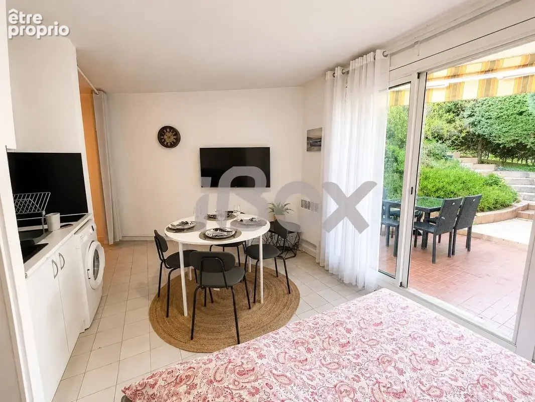 Bandol - appartement t2 de 26 m2 en rez de jardin avec cave et parking collectif - photo 3